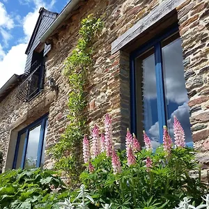 https://le-grenier-la-vieille-ferme.inbrittany.com
