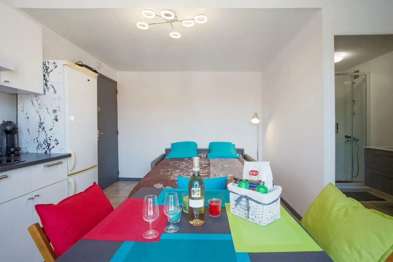 Duplex 4 Personnes A 200M De La Mer Apartment Hyeres 0*,  France